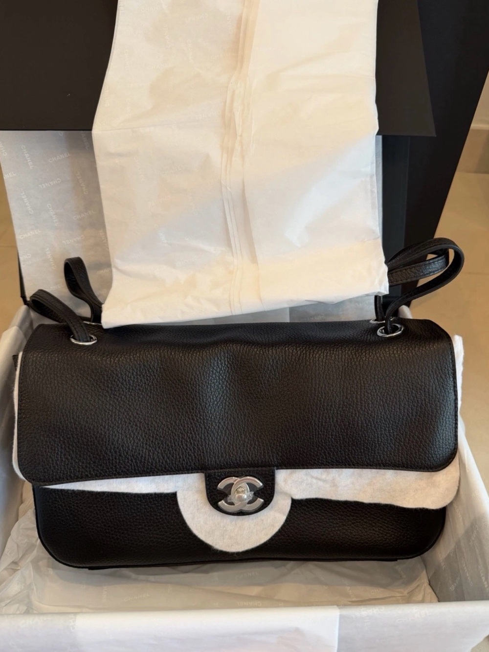 NEW 26S Chanel Black Grained Calfskin Maxi Blazy Flap Bag Handbag Small - Picture 3 of 16